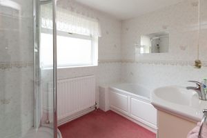 7 French Mill Rise_Bathroom- click for photo gallery